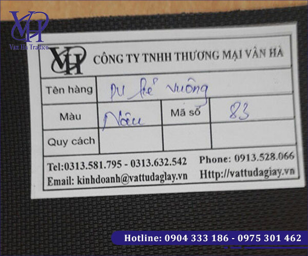 PU kẻ vuông nâu mã số 83